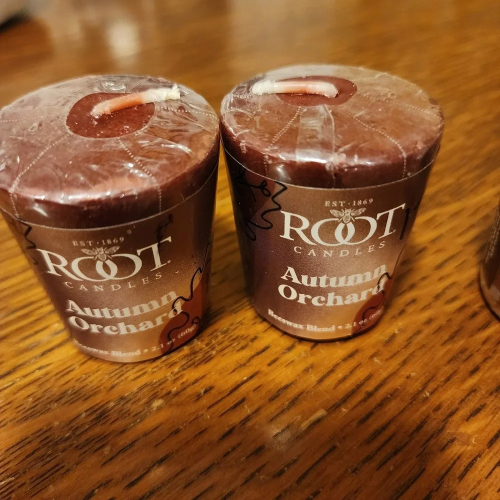 Root 20-Hour Votive‎ Candles Set of 8