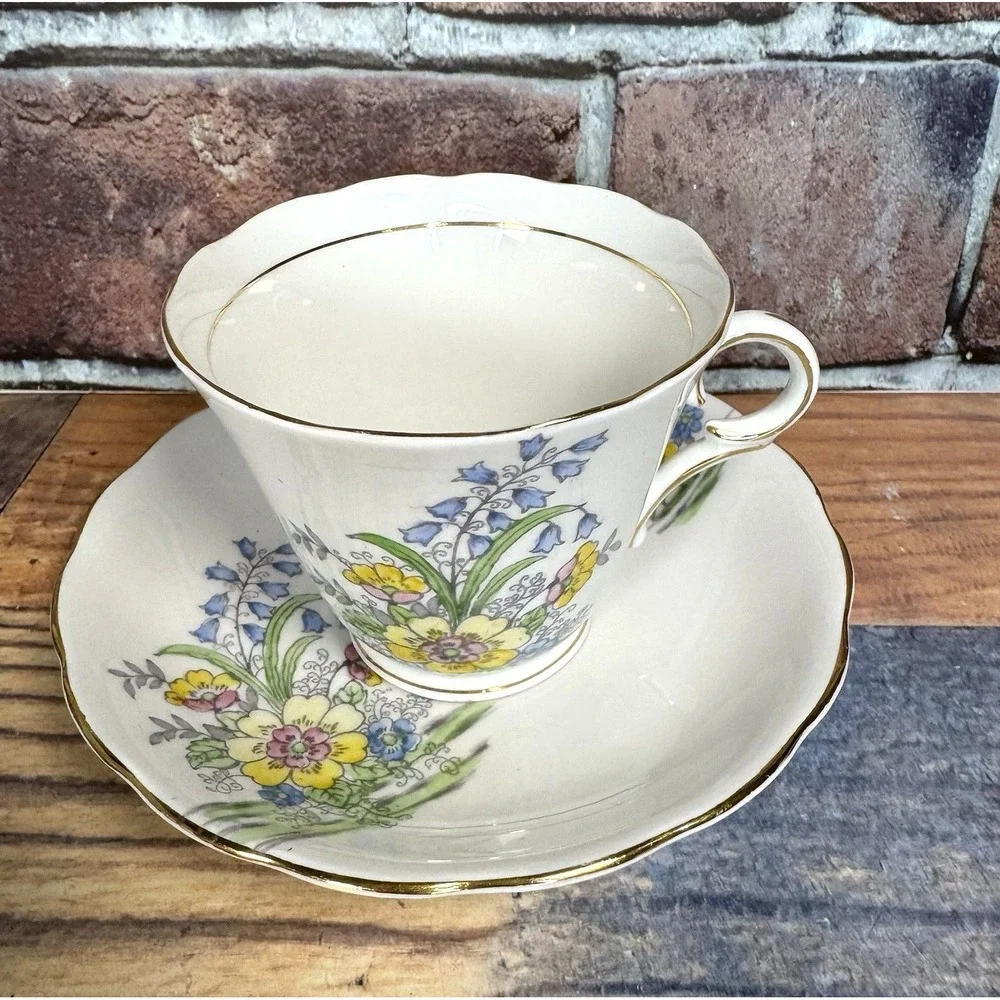 Vintage Colclough Teacup Saucer Pastel‎ Floral 6589 Longton England Granny Chic